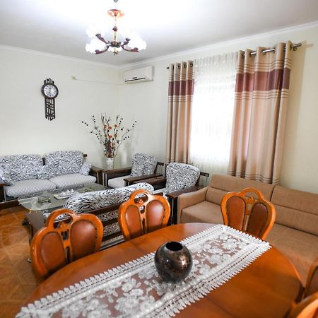 Apartment Darlin Берат Екстериор снимка