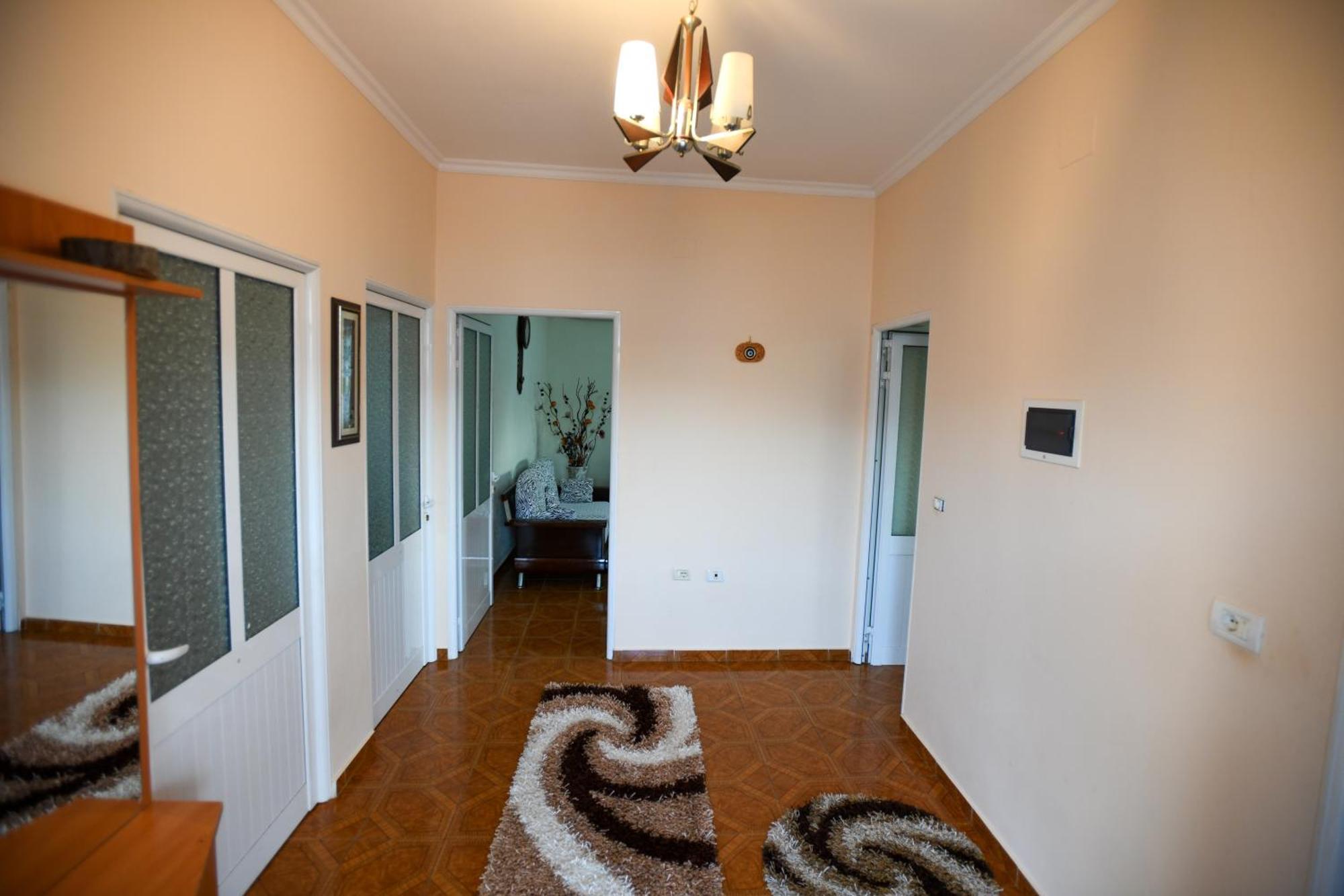 Apartment Darlin Берат Екстериор снимка
